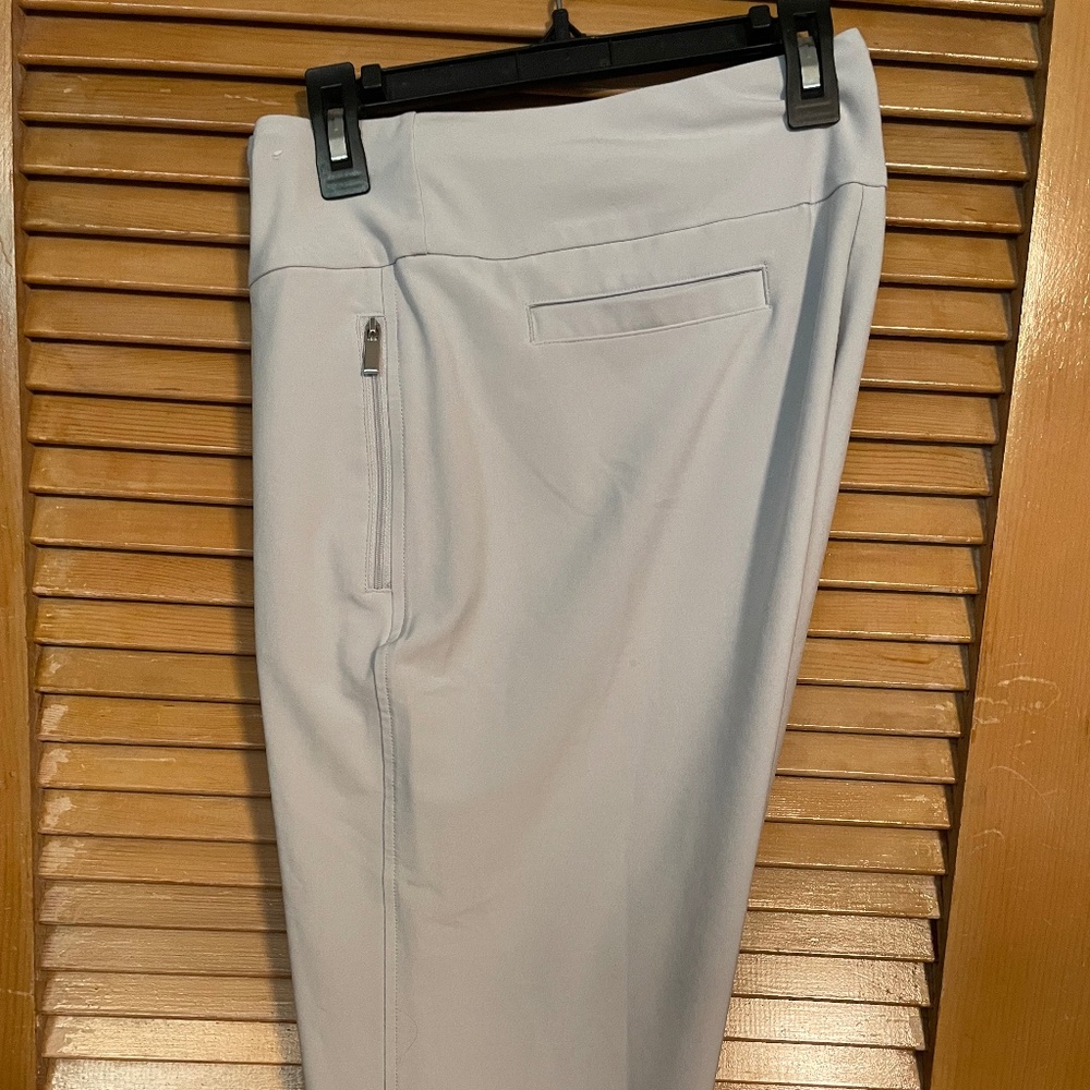 Pebble Beach Dry-Luxe Performance Capris Size: 12